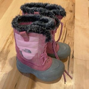 The north face girls boots size 10